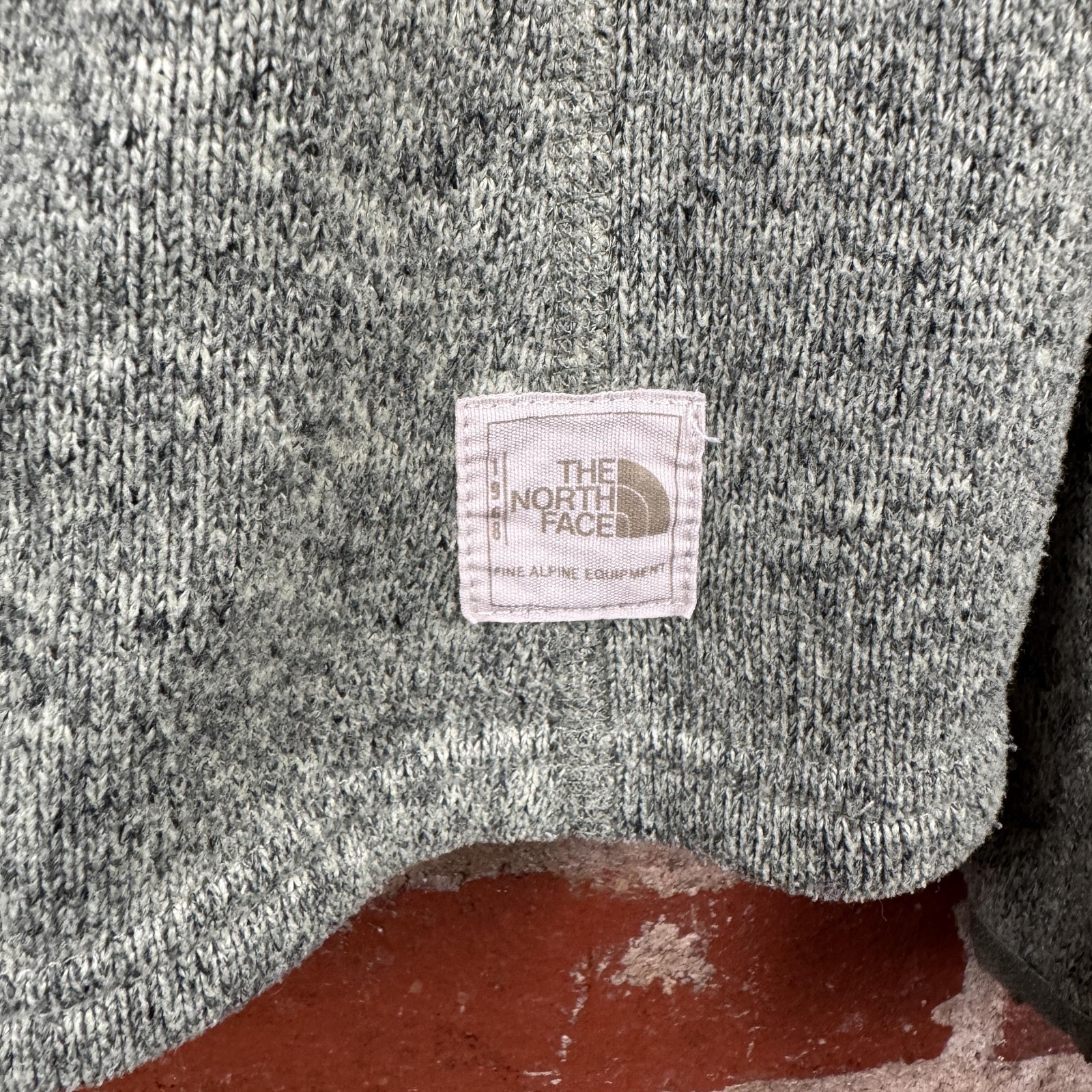 The North Face Crescent Wrap Toggle Pullover Wome… - image 5