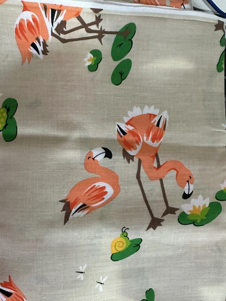 2 yardas de flamencos anaranjados en almohadillas de lirio crema estampado de tela algodón costura acolchado Foto 2 de 3