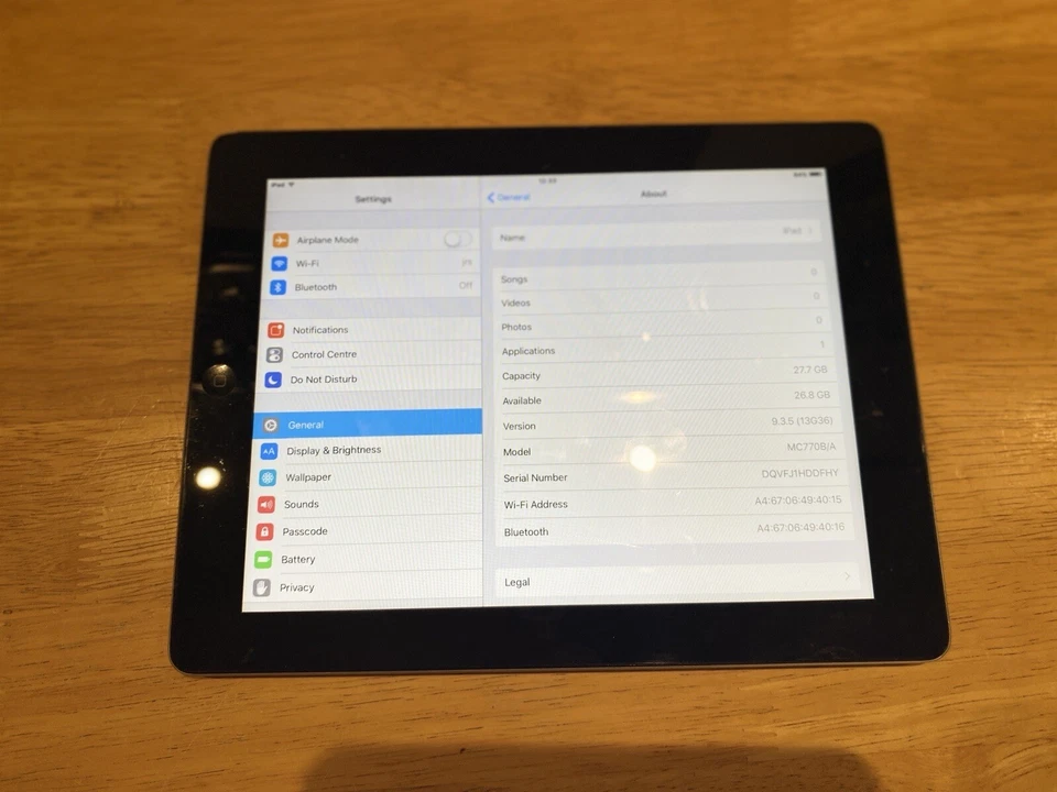 Ipad 2 Wifi Black (32gb) With Leather Case And Charger Bundle - Image 2 of 4