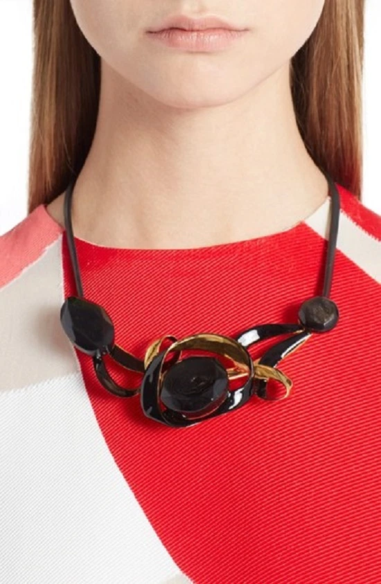 Collar Marni 'Scribbel' Cuerno Genuino y Cuero $940 AGOTADO!!! #134 Foto 2 de 2