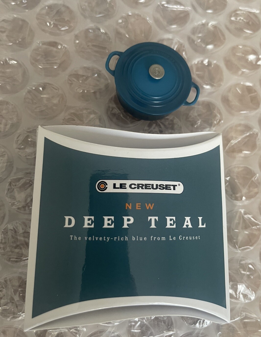 Le Creuset Round Fridge Magnet - Deep Teal