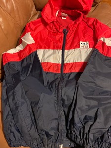 corta vento adidas vermelho