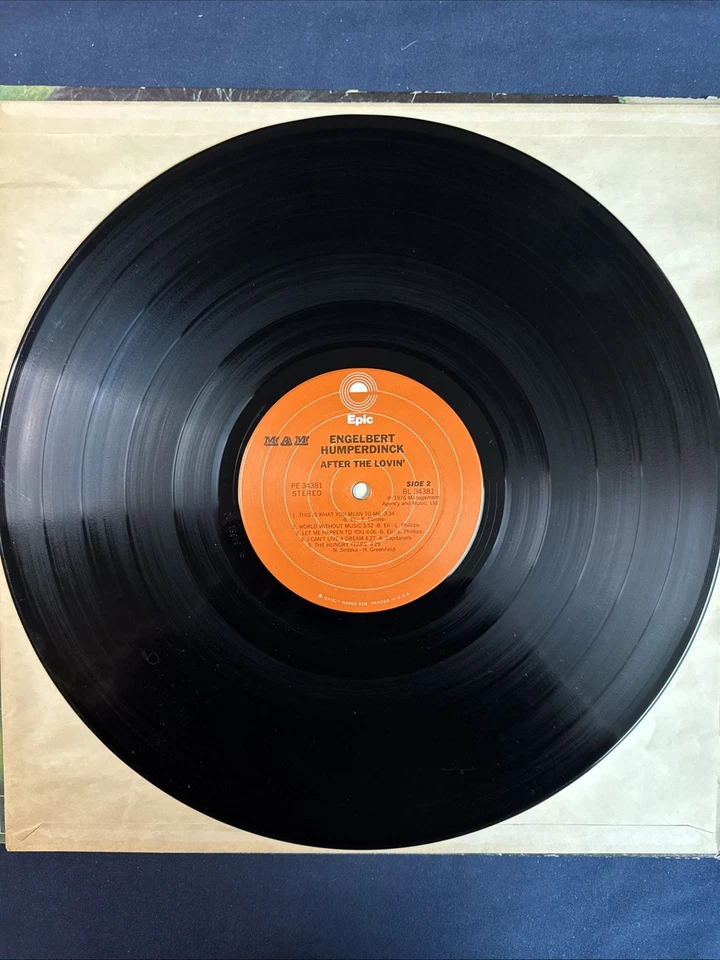 Engelbert Humperdinck – After The Lovin' - Epic – PE 34381 - 1976 - Vinyl Foto 4 de 4