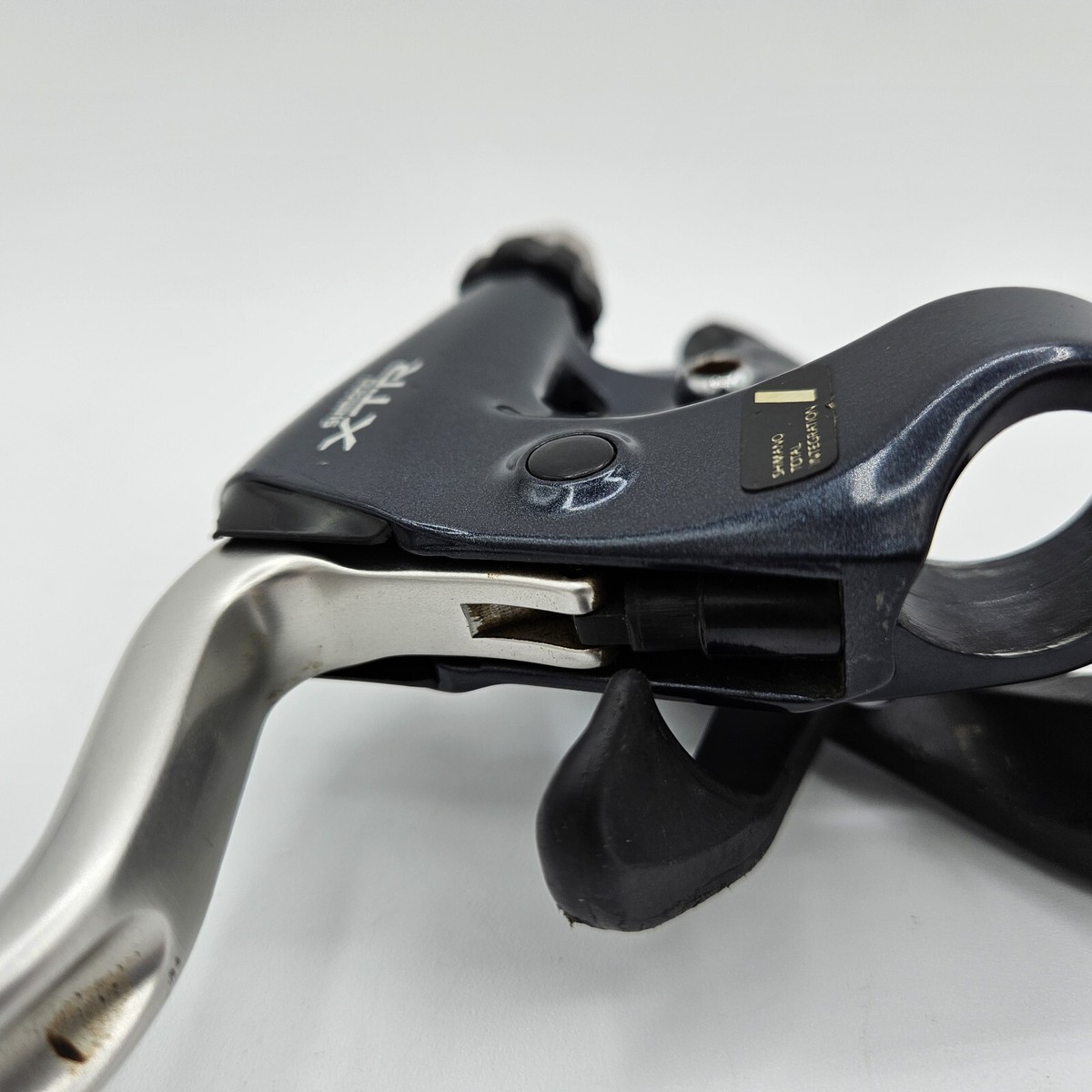 First SHIMANO XTR ST-M900, STI SHIFTERS / BRAKE LEVERS, 3 x First SHIMANO XTR ST-M900, STI SHIFTERS / BRAKE LEVERS, 3 x
