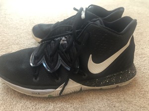 kyrie 5 laces