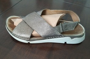 clarks trigenic sandals uk