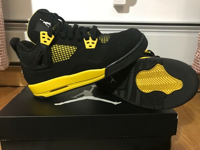 black and yellow jordans size 5