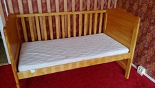 Baby Kinderbett Tina inkl. Matratze & Zubehör ‐ im 1A Zustand 