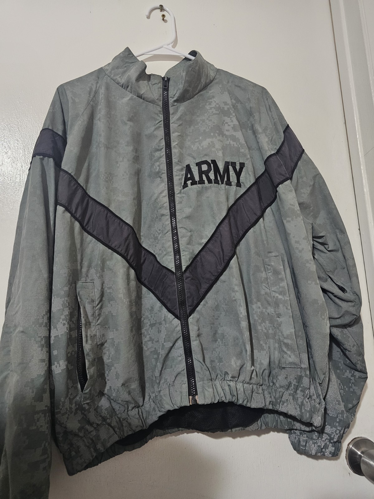 Medium Regular- Army IPFU PT Physical Fitness Gra… - image 1