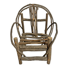 Antigua silla primitiva de madera curvada en miniatura - Muebles antiguos para muñeca estilo nogal americano