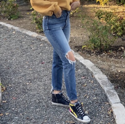 Sz 27 Moussy Vintage MV Marshall Boy Distressed Jeans
