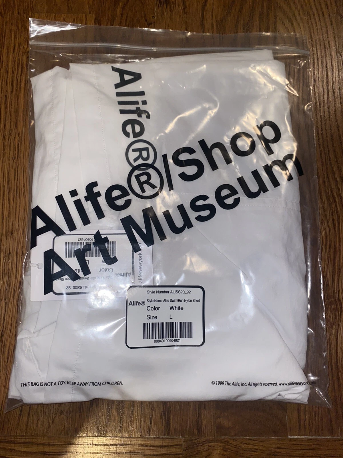 Neuf avec étiquettes shorts en nylon Alife Rivington Club ARC Swim Run L Grand Supreme Irak