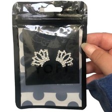 CROWN HAIR BARRETTES NEW