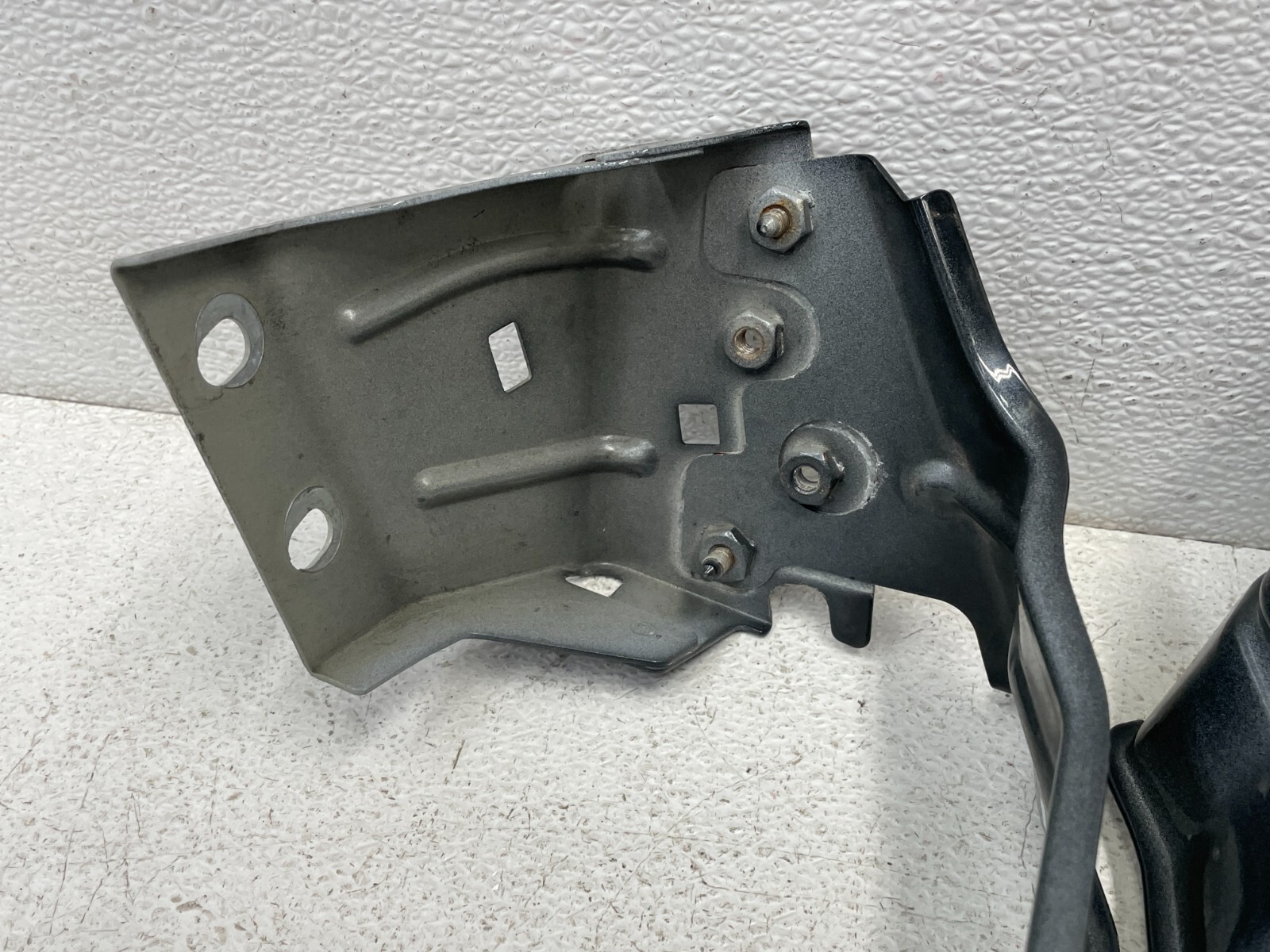 14-17 Maserati Quattroporte GTS Front Left Right Fender Bracket Set 1574 OEM