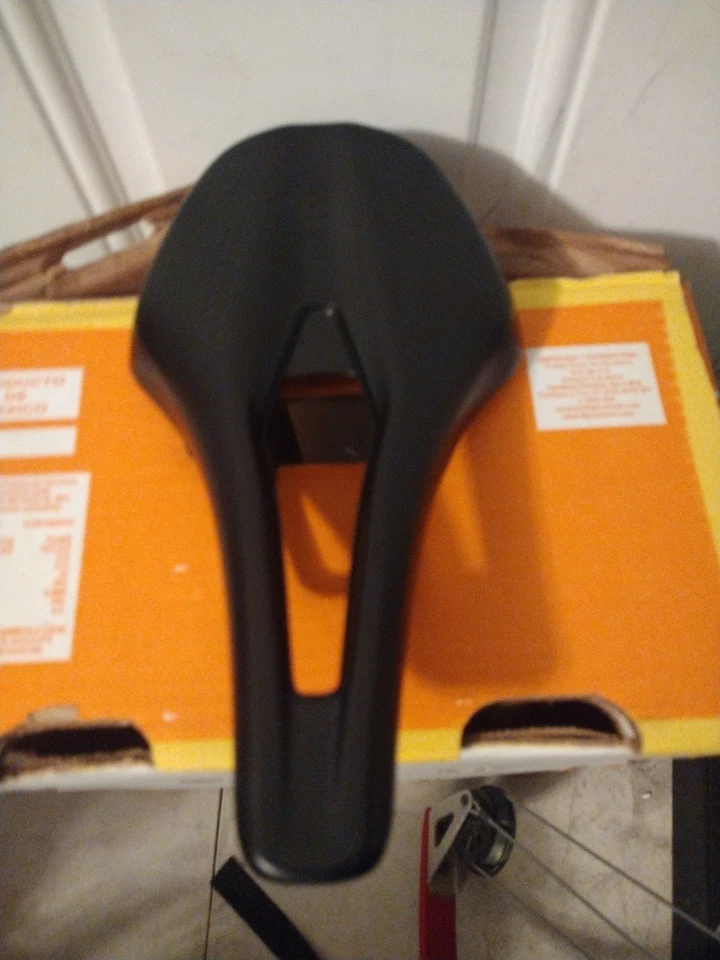 Седло FIZIK Tempo Argo R1 150 - 150 мм седло - черный углерод новый без коробки - Изображение 2 из 4