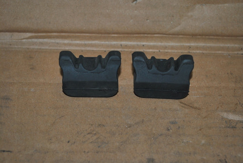 BMW E81 E82 E87 E90 E91 E92 Gummidichtung Gummilager Kühler Wasserkühler vorne