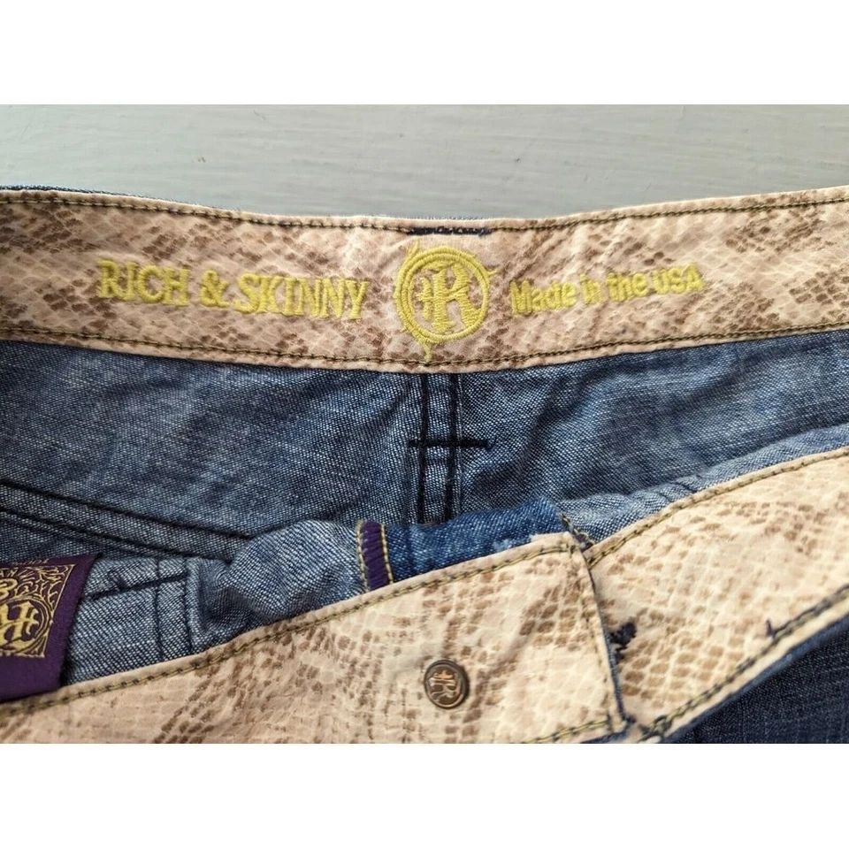 Pantalones Cortos de Denim Rich & Skinny Para Mujer Azul Botón Bolsillos Mosca Mamá Talla 27 Y2K Foto 2 de 4