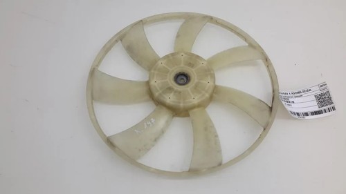 Radiator cooling fan shroud