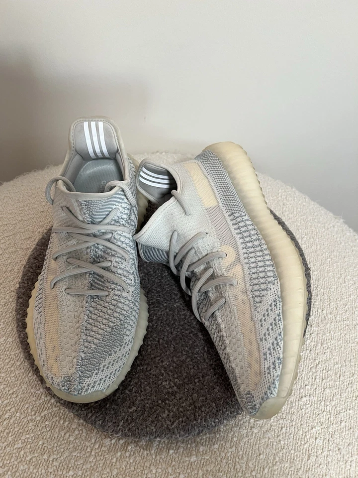 Adidas Yeezy Boost 350 V2, Foto 2 von 5