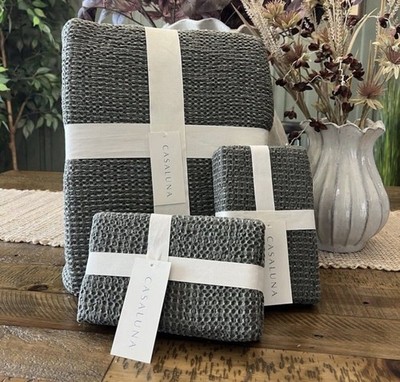 SET Textured Waffle Queen Coverlet & 2 Standard Shams Olive Green - Casaluna NEW