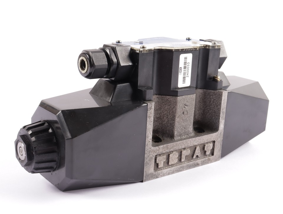 TOKIMEC VICKERS Directional Control Valve DG4V56CMP7LH740