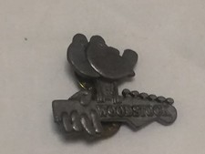 Woodstock 1994 &ldquo;Guitar Neck and Hand with 2 Doves&rdquo; Pin Vintage