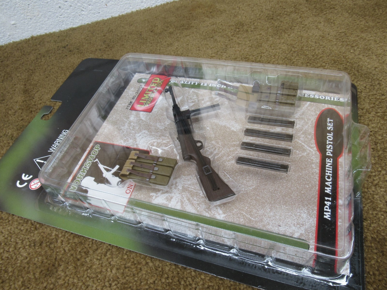 2000 Yellow Submarine 1:6 WW2 German Schmeisser MP41 SMG with Pouches & Mags 