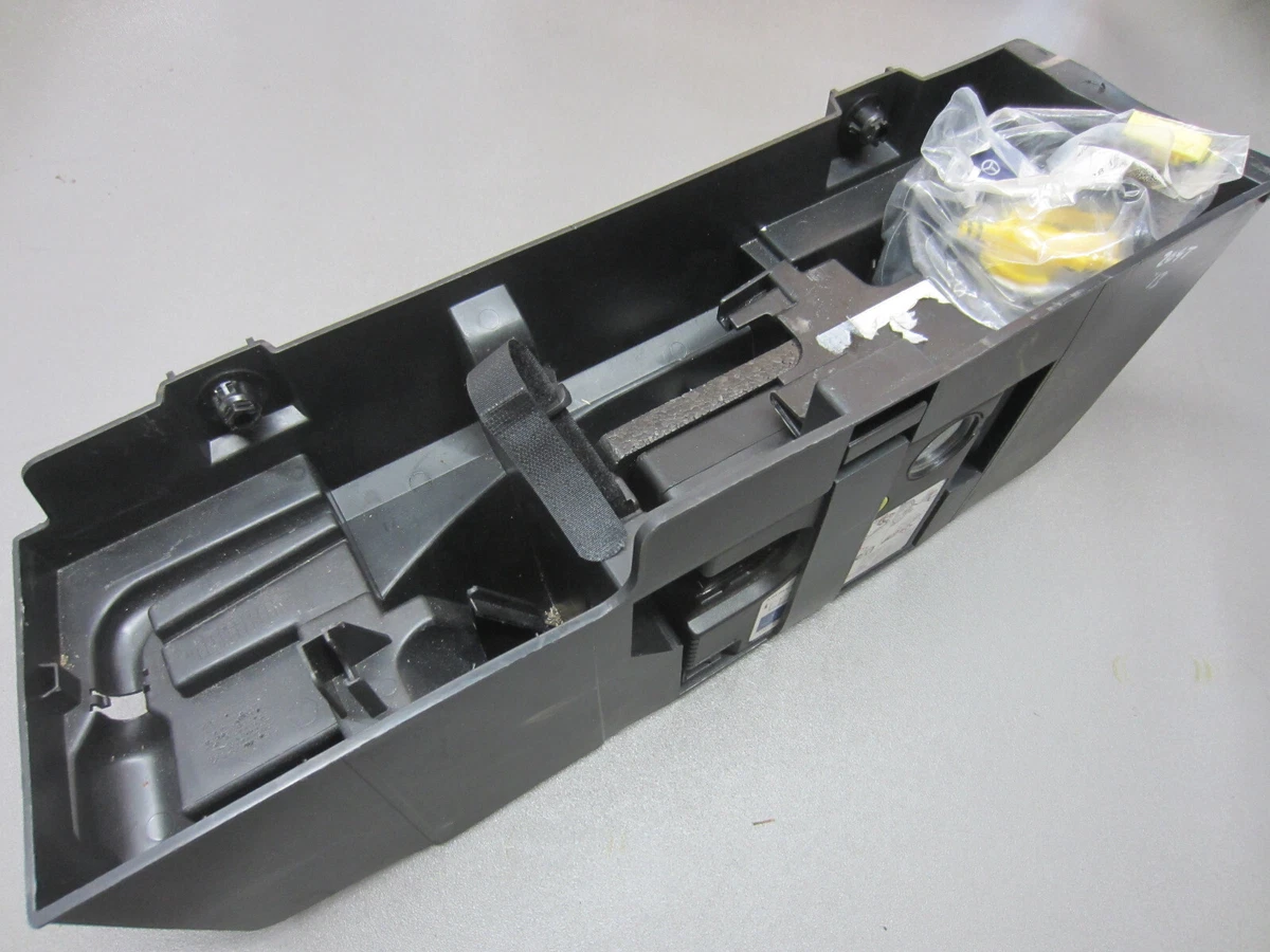 Halter Werkzeug Mercedes W204 W 204 MOPF TIREFIT 2048990314 