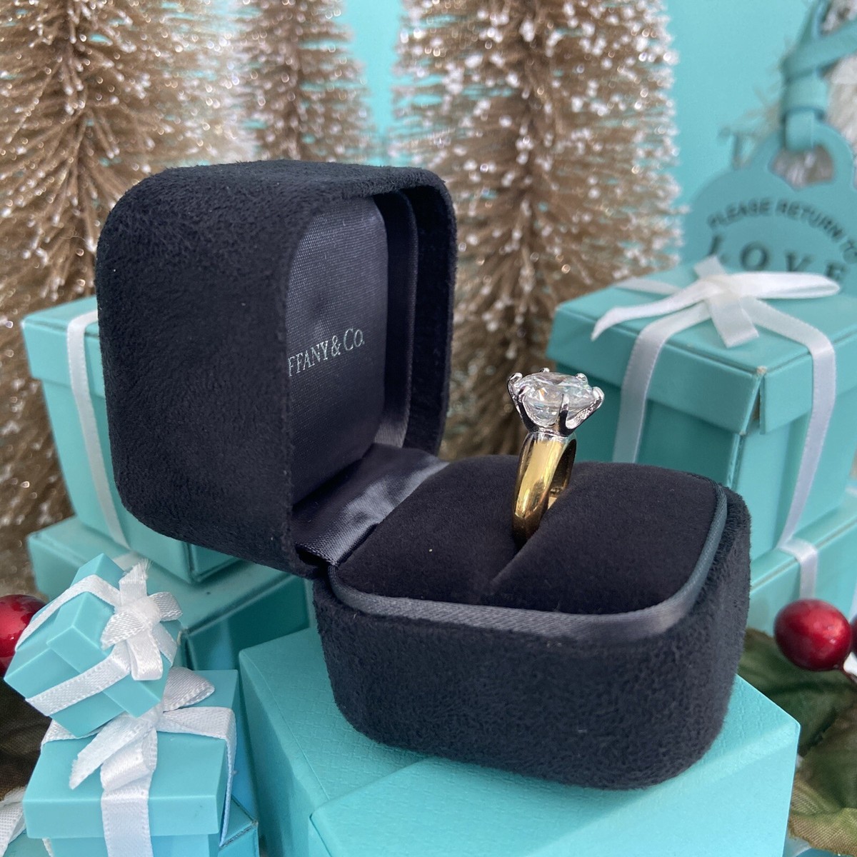 Tiffany&Co. Black Ring Box Single Slot Engagement Presentation
