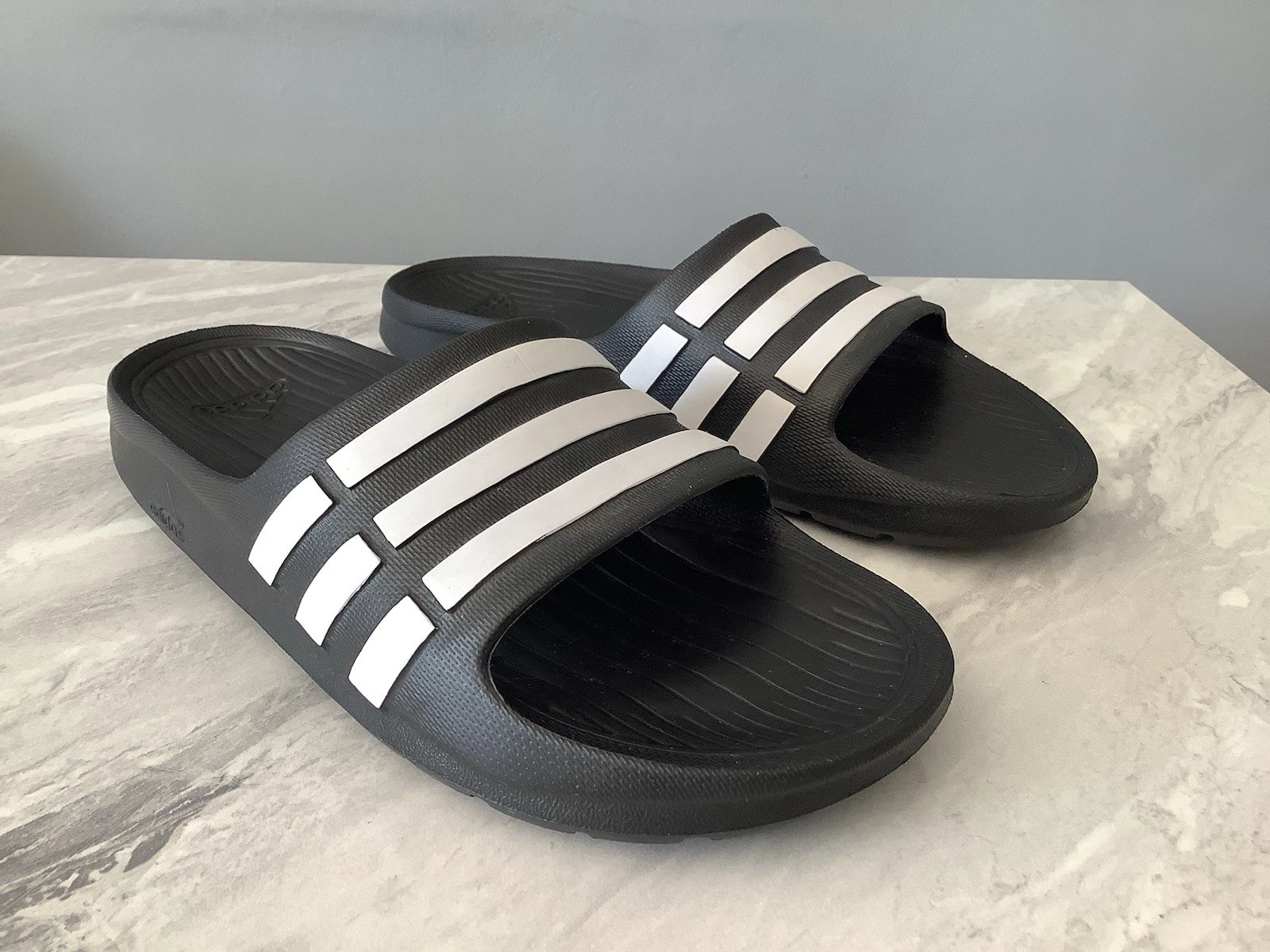 Sandali ciabatte Adidas bianco e nero taglia k5 spiaggia vacanza casual