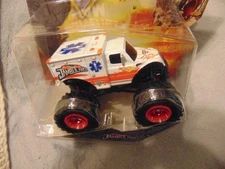 EVERYDAY HEROES 2025 SERIES 43 JAMBULANCE    SPIN MASTER Monster Jam TRUCK