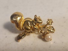 Vintage Gold Tone Squirrel With Faux Pearl Acorn Lapel Pin