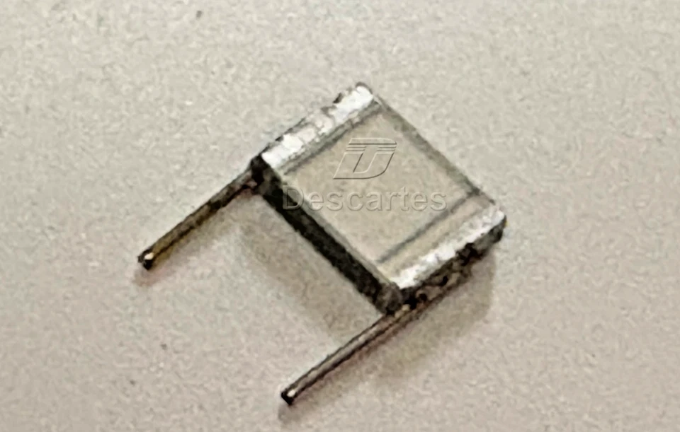 Condensador radial Siemens MKT 0.01uF (10nF) 400V 5% 7.5mm B32560-D6103-J 10 un. Foto 2 de 4