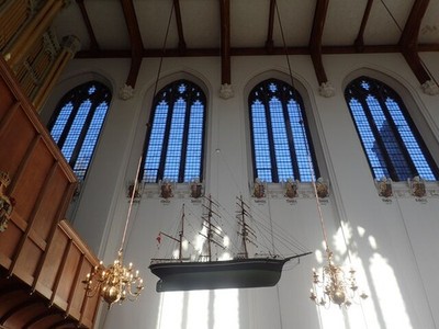 Foto A2 im Inneren der dänischen Katharinenkirche im Regentenpark Camden Tow um 2021