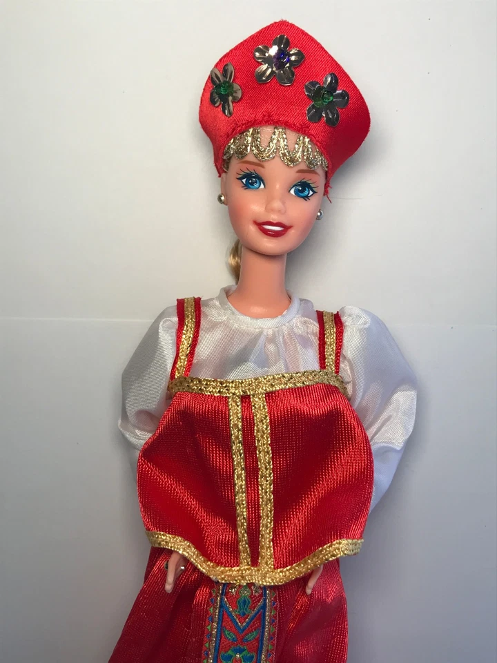 Muñecas Barbie rusas vintage del mundo edición coleccionista 1996 Mattel #16500 Foto 2 de 4