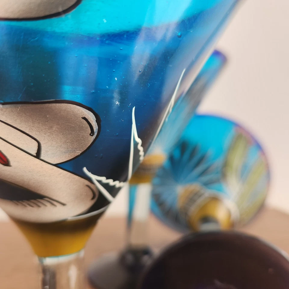 Juego de 3 Vasos Martini Soplados Pintados a Mano México Hombre Durmiente Azul Cactus Foto 2 de 4