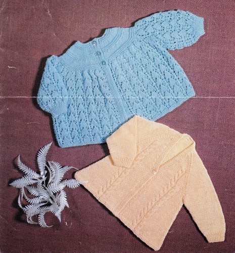 BABYS~CARDIGAN~STIEFEL~HAUBE~3-FÄDIG~STRICKMUSTER~GR. 16" (OX 20)