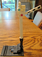 VINTAGE O SCALE LIONEL MECHANICAL OPERATING SEMAPHORE SIGNAL