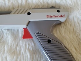 Original 1985 Nintendo NES Zapper Duck Hunt Gun NES-005 Gray TESTED WORKS