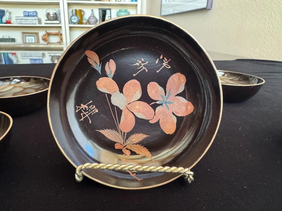 Antiguo juego de 8 cuencos Kizara de laca japonesa Maki-e de plata y oro, c.1920-40 Foto 3 de 4