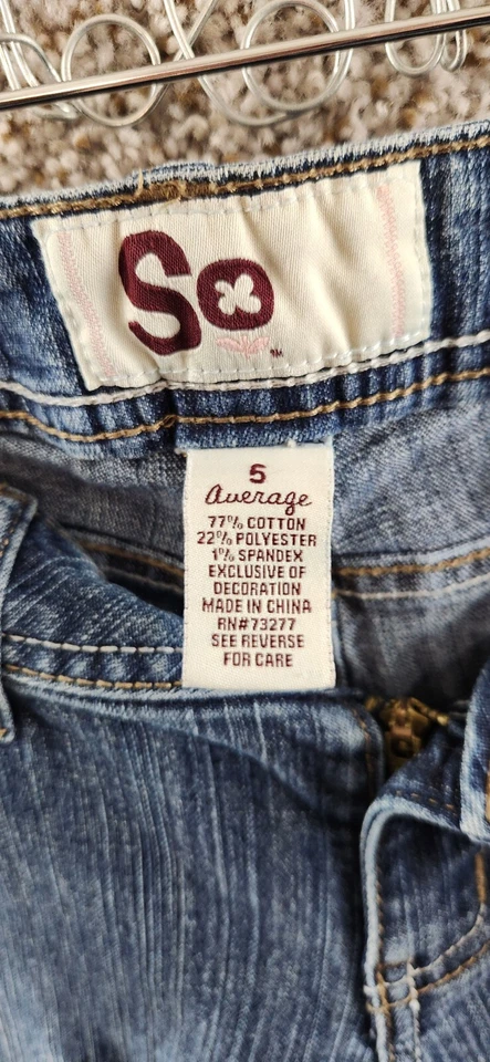 So Skinny Jeans Blue Denim Skinny Leg Stretch Jeans Low Rise Junior's Size 5 - Image 3 of 4