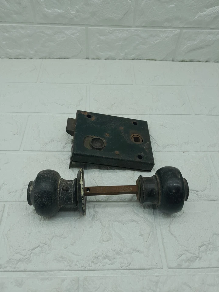 Par de perillas de puerta eduardianas originales y pestillo de borde roble ébonizado redondo Foto 3 de 4