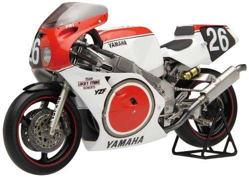 YAMAHA YZF750 1987鈴鹿8耐LUCKY STRIKE 完成品 Fujimi 1/12 Kit Yamaha YZF750 '87 Team Lucky Strike Roberts from