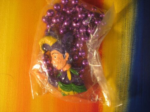 The King's Jesters Mardi Gras New Orleans Souvenir Beads Necklace w/ Pendant - Picture 2 of 4