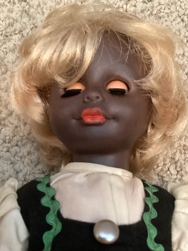 Vintage - Bambola faccia/testa nera con corpo bianco e vestito svedese - Foto 5 di 12