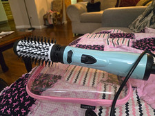 Blue Brush Dryer 2in Barrel 1200W 2 Speeds 2 Heat Settings 140°F Women