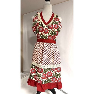 Simply Envogue Red Floral & Polka Dot Apron Lace Trim Cottagecore Grannycore