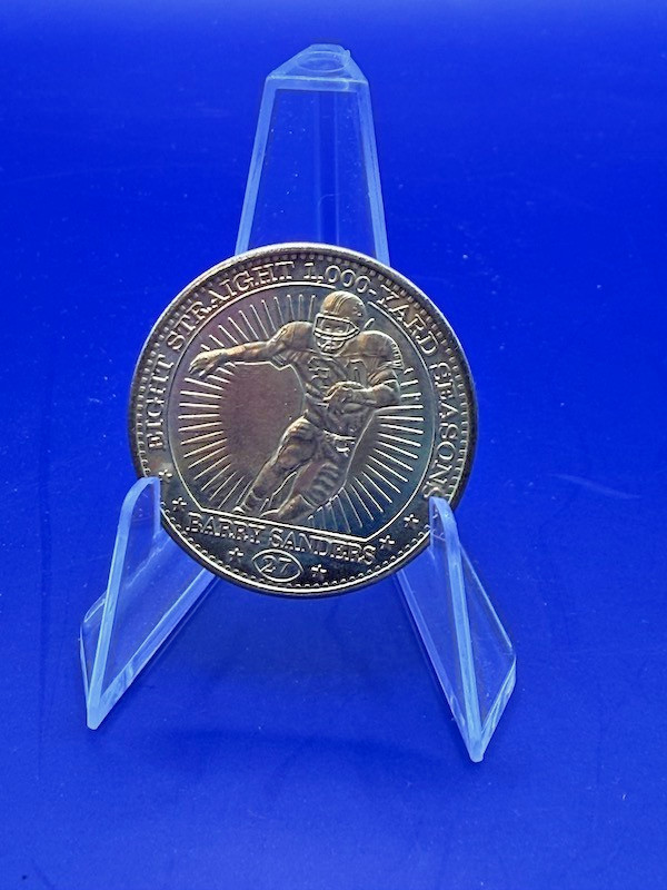 1997 Pinnacle Mint Coin Brass & Die Cut Card #27 Barry Sanders Detroit Lions