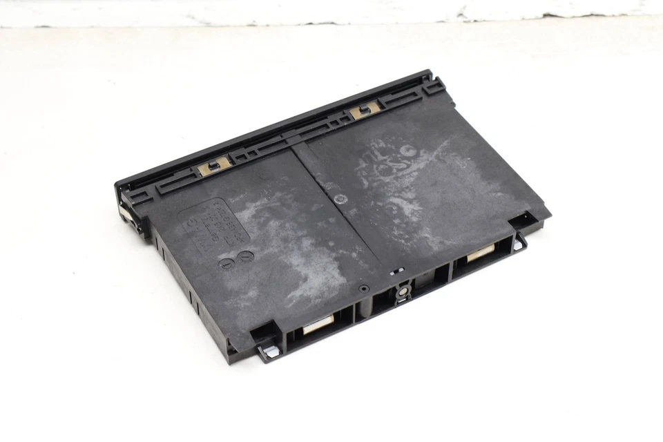 VW JETTA 2005-2010 - ASIENTO TRASERO reposabrazos portavasos 8P0885995B Foto 3 de 4