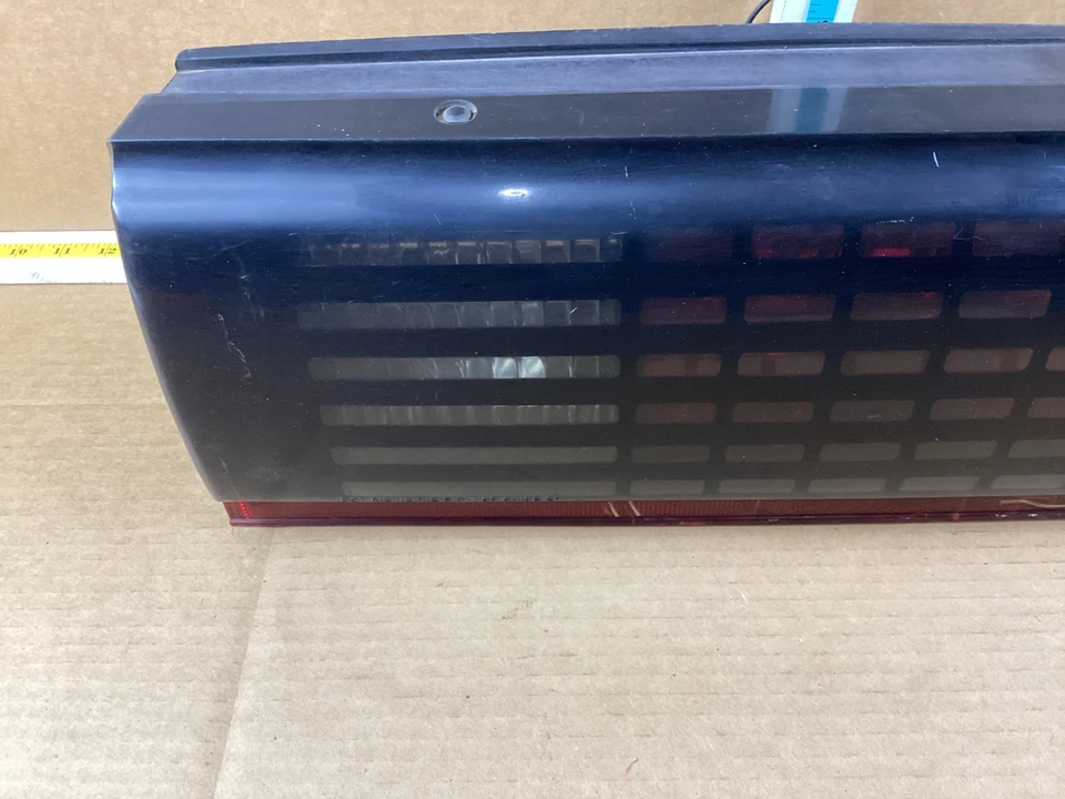 Conjunto de luz trasera derecha para pasajero Pontiac Firebird 1985-1990 Foto 2 de 4